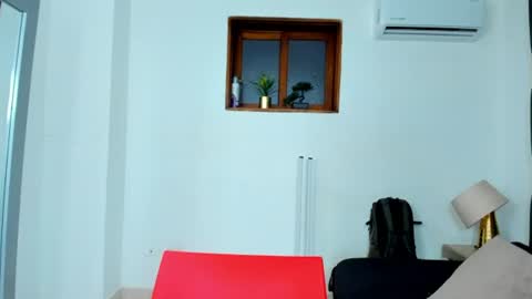 Snapshot of dylantaylor_1 chatting on June 11, 12:47 pm Dylan Taylor online show from June 11, 12:47 pm