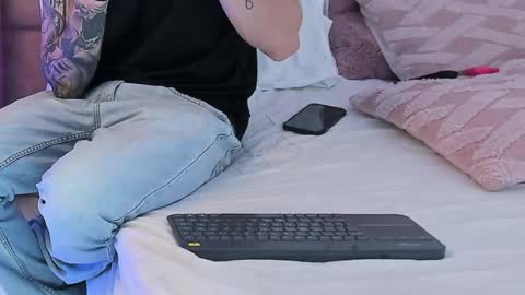 Snapshot of dylanwhite23 chatting on March 11, 3:26 am ---DYLAN--- online show from March 11, 3:26 am