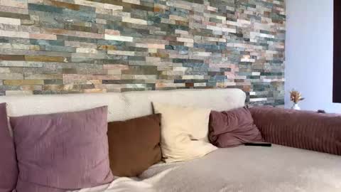 dymonted online show from January 19, 8:07 am