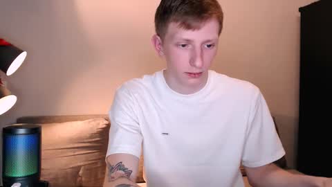 Snapshot of dyrinda chatting on December 1, 9:20 pm Julia and Dima online show from December 1, 9:20 pm