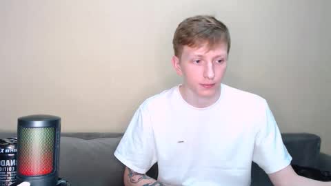 Snapshot of dyrinda chatting on February 9, 11:09 pm Julia and Dima online show from February 9, 11:09 pm