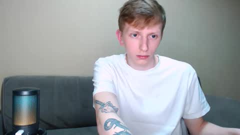 Snapshot of dyrinda chatting on February 22, 10:30 pm Julia and Dima online show from February 22, 10:30 pm