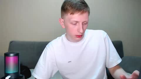 Snapshot of dyrinda chatting on March 6, 9:11 pm Julia and Dima online show from March 6, 9:11 pm