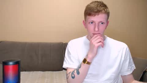 Snapshot of dyrinda chatting on March 30, 7:09 am Julia and Dima online show from March 30, 7:09 am