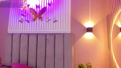 Juana online show from March 12, 6:33 pm