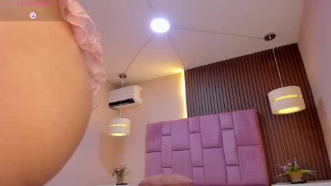 Juana online show from October 25, 2:24 pm