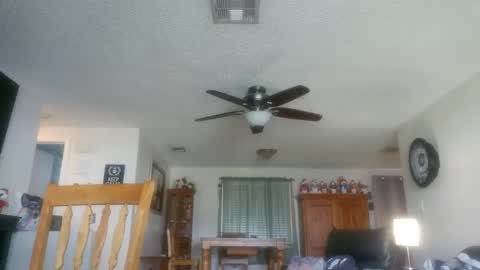 Snapshot of dzznutzzz chatting on October 7, 3:20 pm dzznutzzz online show from October 7, 3:20 pm