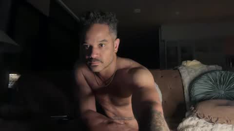 Snapshot of e13ven11 chatting on March 11, 7:04 am Formally known as Virus of Life online show from March 11, 7:04 am