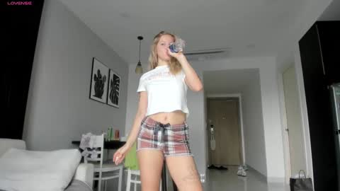 fansly - yourbestbaby online show from January 9, 2:22 am