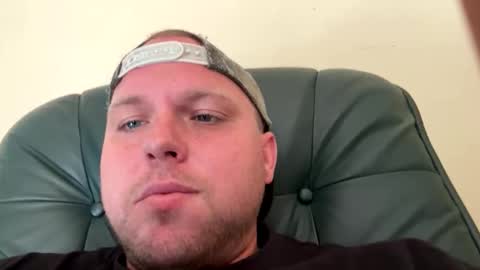 eaglebabyyy online show from October 18, 6:52 pm