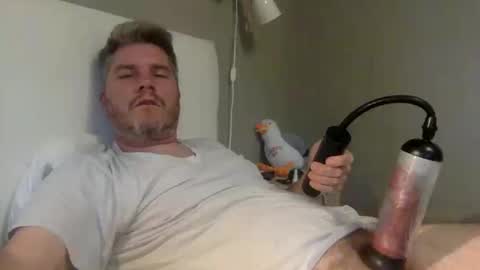 Snapshot of eagleraptor35 chatting on October 15, 4:51 pm ER35 online show from October 15, 4:51 pm