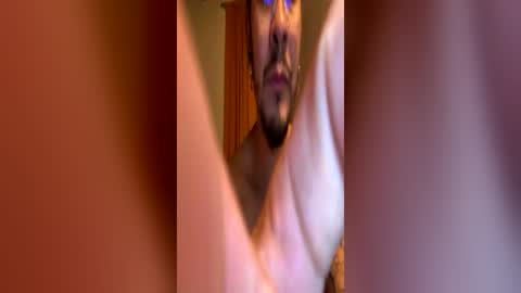 Snapshot of eaquintero629 chatting on June 18, 4:02 am eaquintero629 online show from June 18, 4:02 am