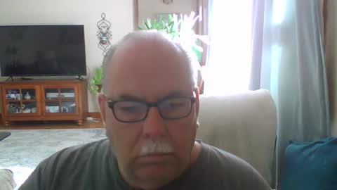 earl52 online show from October 1, 6:58 pm
