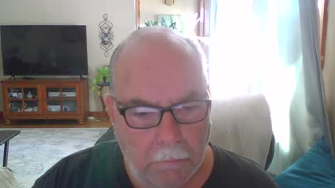 earl52 online show from October 4, 5:00 pm