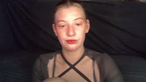 Lily online show from May 14, 9:05 am