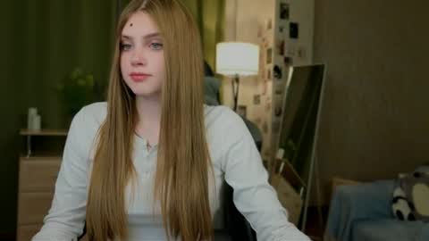 Elizabeth online show from July 16, 7:20 pm