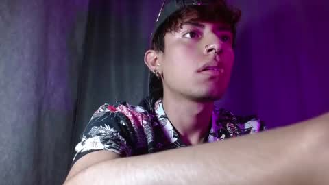 Snapshot of eather_luxury chatting on December 28, 10:23 pm eather_luxury online show from December 28, 10:23 pm