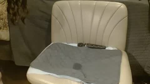 Snapshot of eatme_six9 chatting on March 6, 7:54 pm Six online show from March 6, 7:54 pm