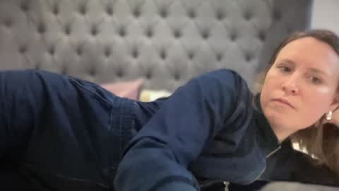 Snapshot of eatmypie69 chatting on January 27, 1:41 pm Nadia Ferreira online show from January 27, 1:41 pm