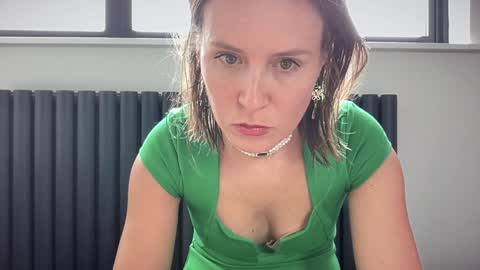 Snapshot of eatmypie69 chatting on October 18, 10:05 am Nadia Ferreira online show from October 18, 10:05 am