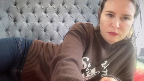 Nadia Ferreira  online show from January 19, 10:08 am