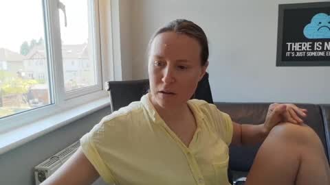 Snapshot of eatmypie69 chatting on May 27, 11:07 am Nadia Ferreira online show from May 27, 11:07 am