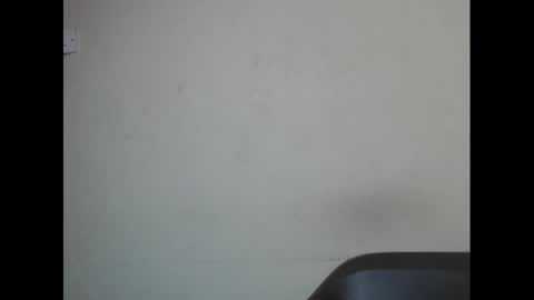 Snapshot of eatuupx chatting on December 21, 2:26 pm eatuupx online show from December 21, 2:26 pm