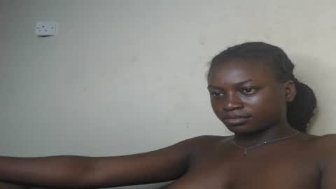 Snapshot of eatuupx chatting on January 24, 10:43 am eatuupx online show from January 24, 10:43 am