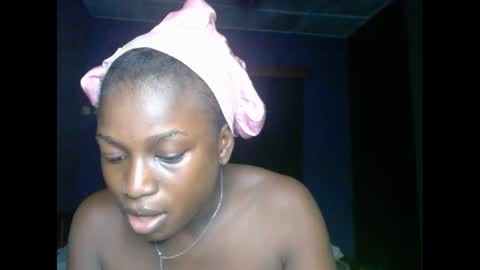 Snapshot of eatuupx chatting on February 9, 10:21 pm eatuupx online show from February 9, 10:21 pm