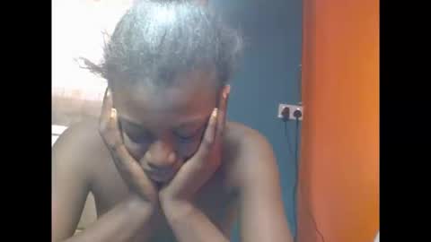 Snapshot of eatuupx chatting on September 9, 9:42 am eatuupx online show from September 9, 9:42 am