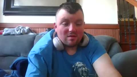 Snapshot of eazyb1991 chatting on April 7, 5:35 pm Eazyb91 online show from April 7, 5:35 pm