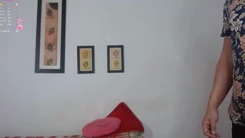 Snapshot of ebanoymarfil2 chatting on December 28, 10:47 am Laraand Drake online show from December 28, 10:47 am