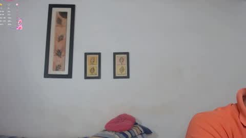 Snapshot of ebanoymarfil2 chatting on January 13, 7:43 am Laraand Drake online show from January 13, 7:43 am