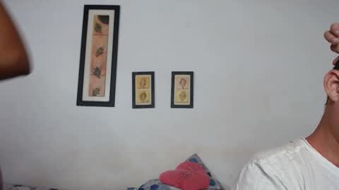 Snapshot of ebanoymarfil2 chatting on January 27, 4:20 am Laraand Drake online show from January 27, 4:20 am