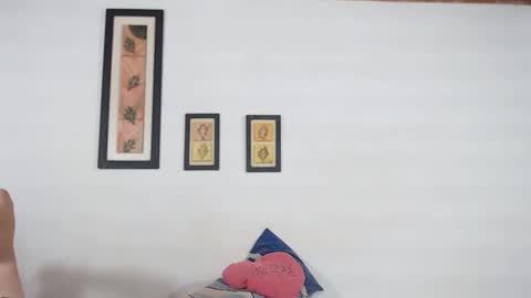 Snapshot of ebanoymarfil2 chatting on March 2, 12:22 pm Laraand Drake online show from March 2, 12:22 pm