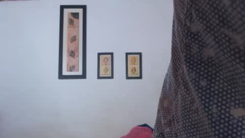 Snapshot of ebanoymarfil2 chatting on October 1, 6:19 am Laraand Drake online show from October 1, 6:19 am