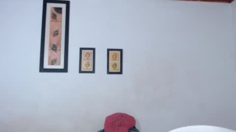 Snapshot of ebanoymarfil2 chatting on October 15, 8:03 am Laraand Drake online show from October 15, 8:03 am