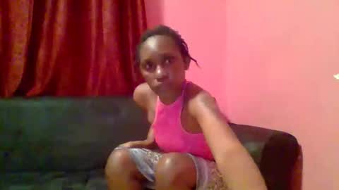 Snapshot of ebon_fantasy1 chatting on May 9, 6:57 pm Ebon Fantasy1s online show from May 9, 6:57 pm