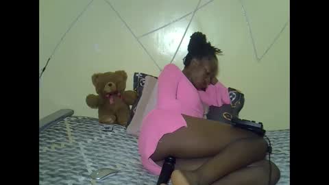 Snapshot of eboniana chatting on September 27, 12:15 am eboniana online show from September 27, 12:15 am