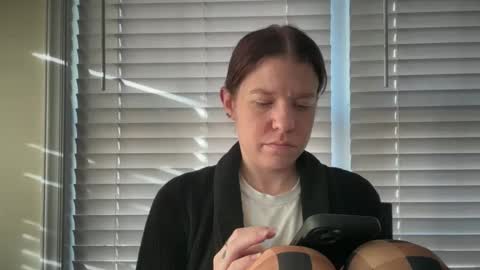 americnbarbie online show from February 7, 1:22 pm