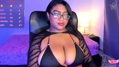 ebony__queen2 online show from April 21, 9:17 pm