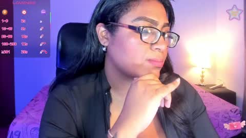 ebony__queen2 online show from April 26, 8:17 pm