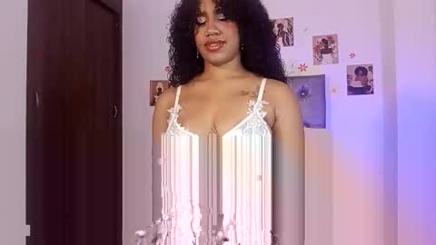 Snapshot of ebony_af chatting on June 6, 8:08 am ebony_af online show from June 6, 8:08 am
