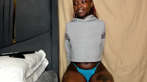 Snapshot of ebony_angelina chatting on June 26, 7:07 pm Angelina online show from June 26, 7:07 pm