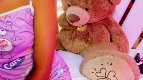 Snapshot of ebony_beautifull chatting on January 29, 1:48 am Luci online show from January 29, 1:48 am