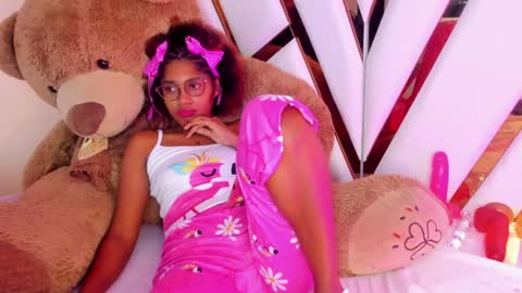 Snapshot of ebony_beautifull chatting on January 30, 4:58 am Luci online show from January 30, 4:58 am