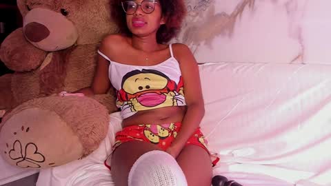 Snapshot of ebony_beautifull chatting on February 6, 10:15 am Luci online show from February 6, 10:15 am