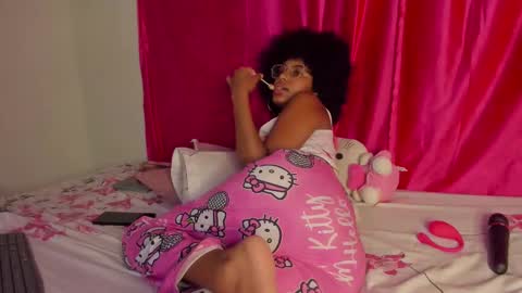 Snapshot of ebony_beautifull chatting on March 14, 4:51 am Luci online show from March 14, 4:51 am