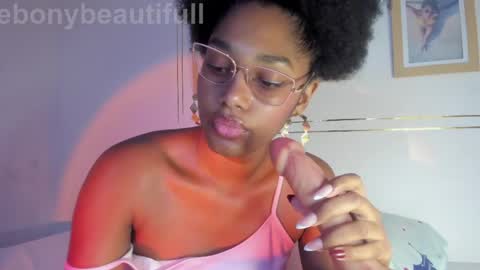 Snapshot of ebony_beautifull chatting on April 27, 7:23 pm Luci online show from April 27, 7:23 pm