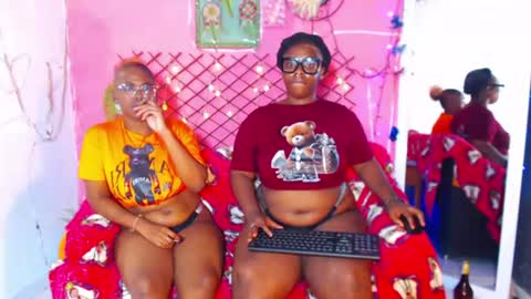 chayna smith online show from June 18, 1:50 am